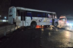 Vuelca camión en la México-Querétaro (4)