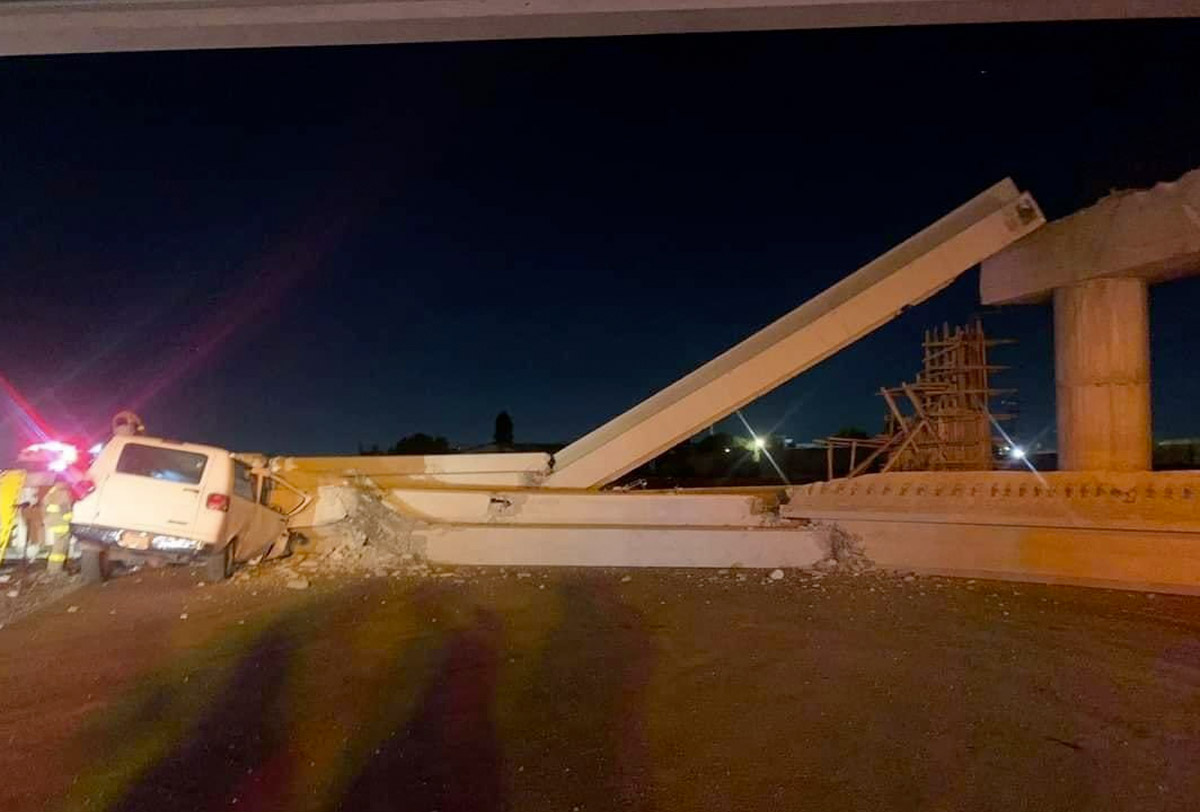 Colapsa puente en la autopista México-Pachuca y cae sobre una camioneta ...