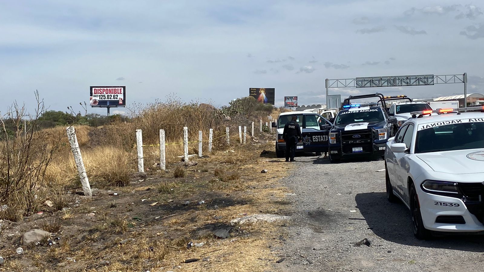 Muere tras bajar de su auto en la 57 - Noticias de Querétaro