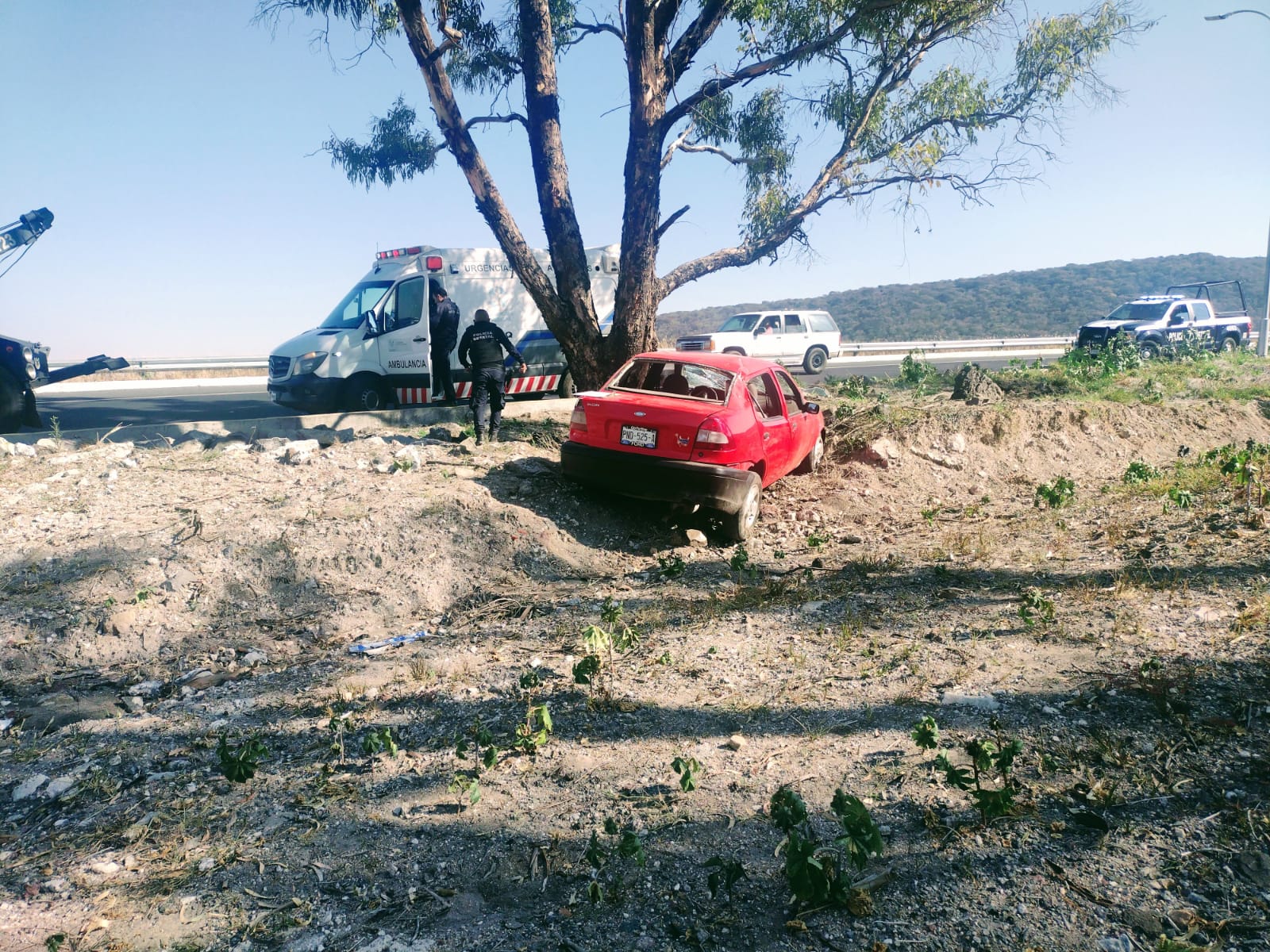Se salió del camino en la estatal 400 - Noticias de Querétaro