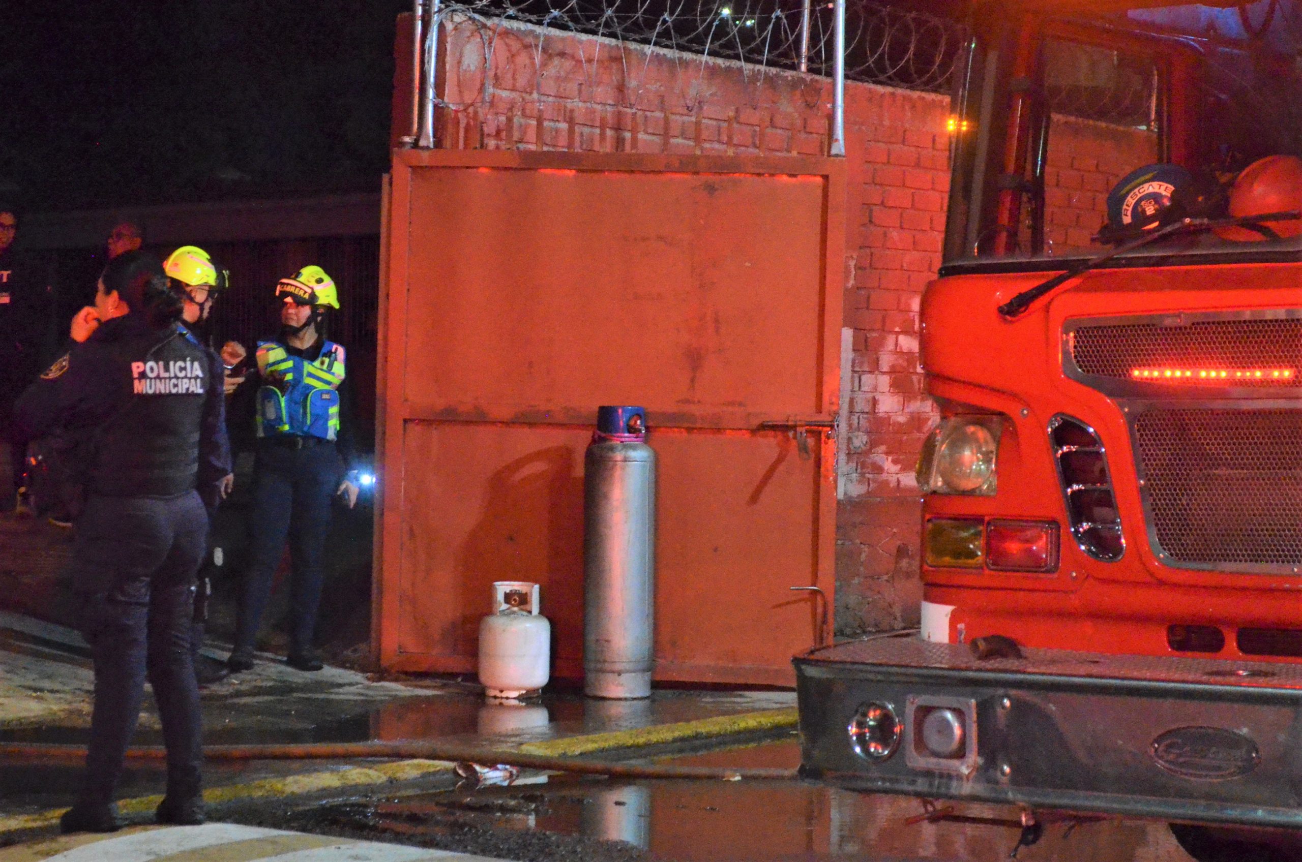 Sofocan incendio en Sec. Tec. 29 - Noticias de Querétaro