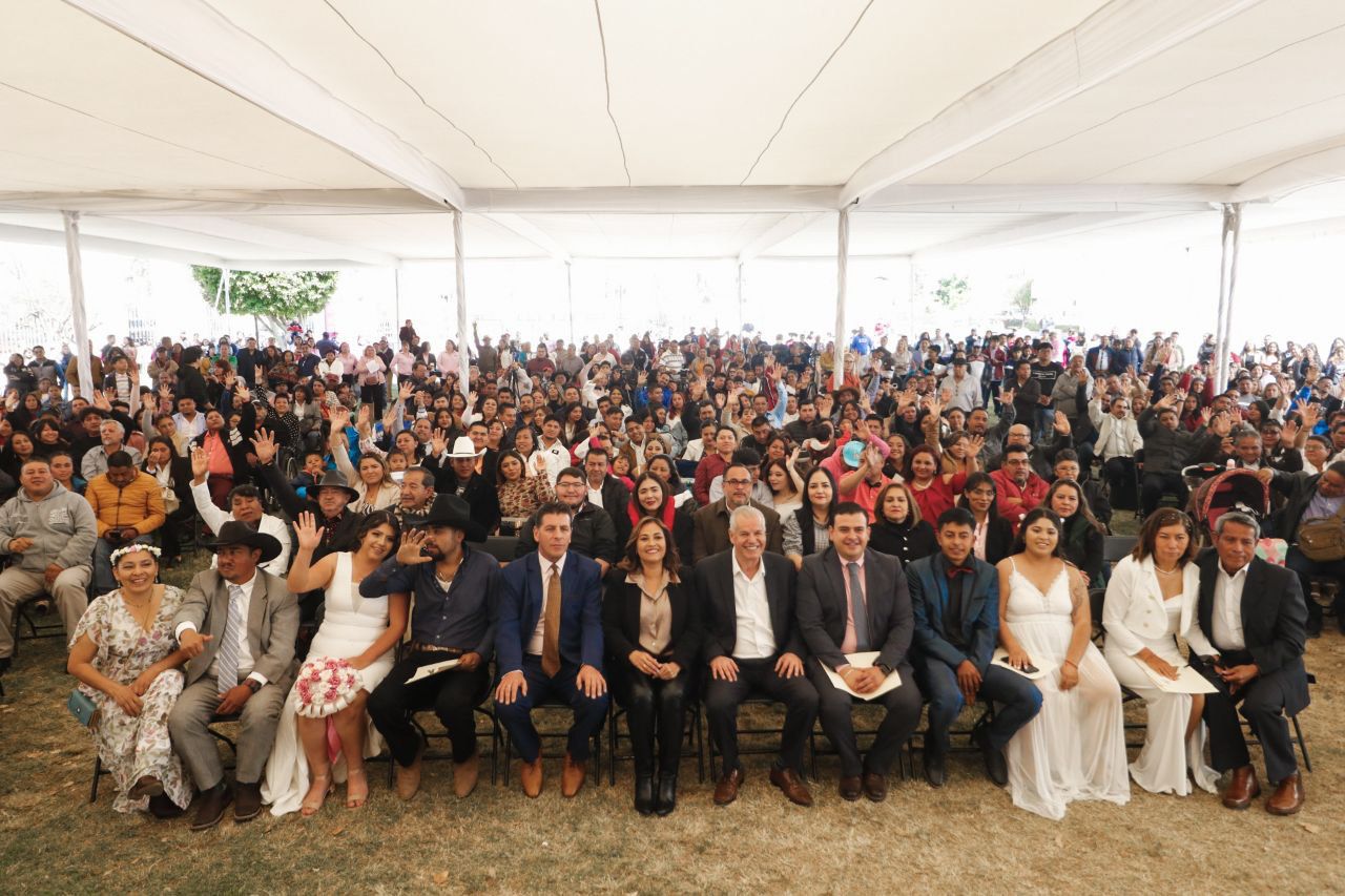 Celebran 273 parejas su unión legal - Noticias de Querétaro