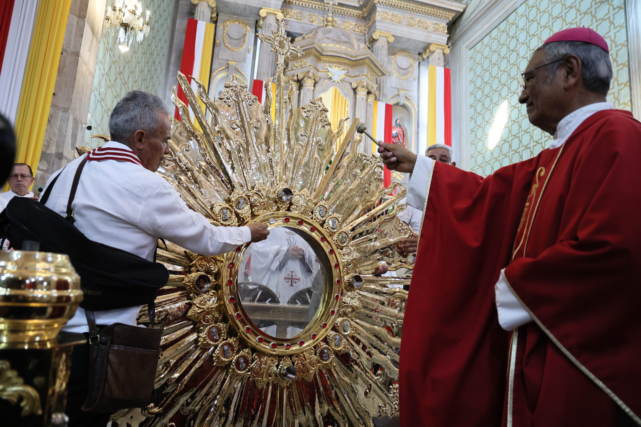 Celebran la Solemnidad de Corpus Christi - Noticias de Querétaro