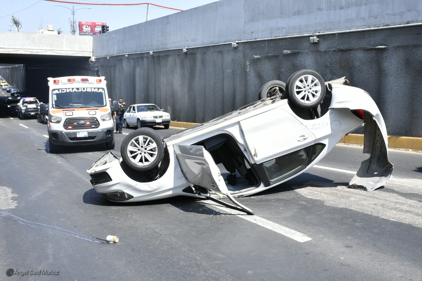 Ebrio conductor choca y vuelca en Paseo 5 de Febrero - Noticias de ...