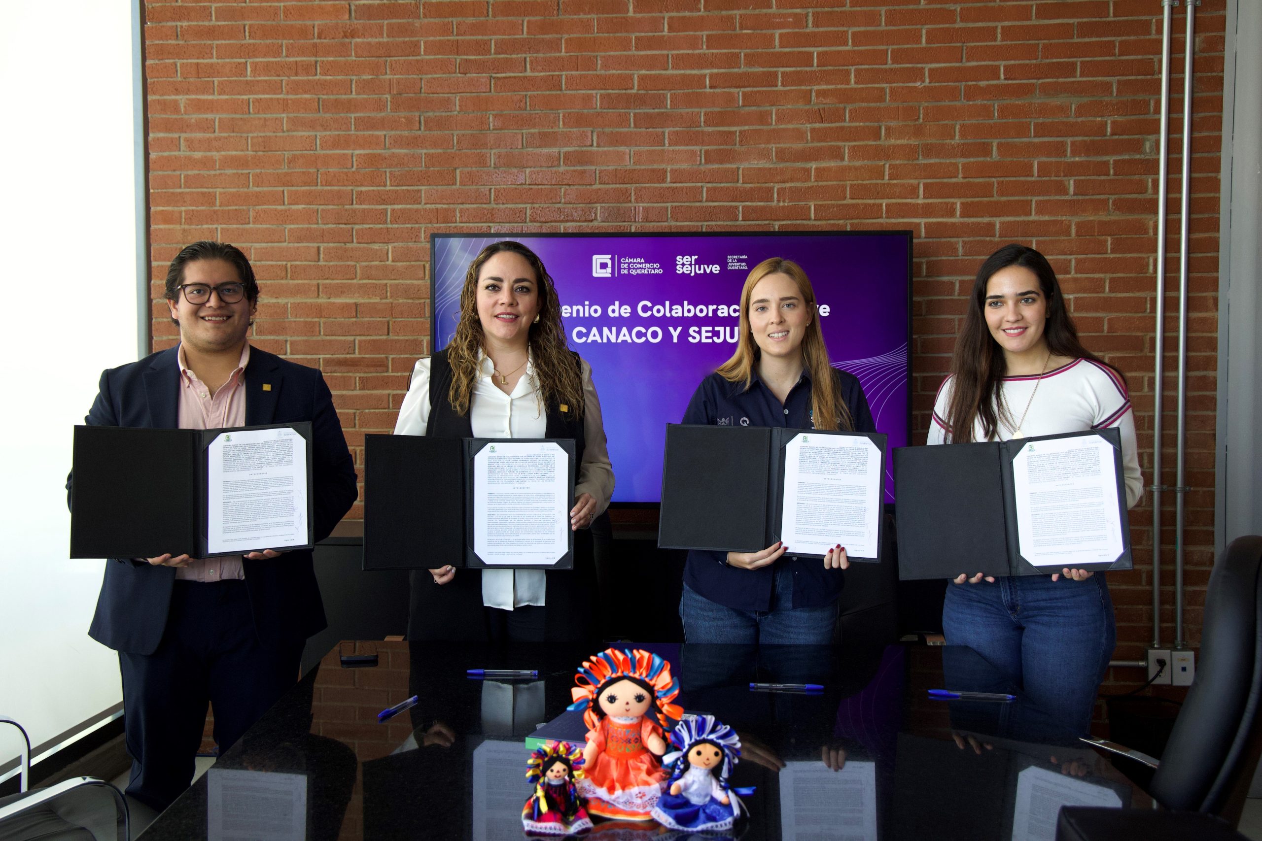 Firman convenio de colaboración SEJUVE y CANACO para apoyos - Noticias ...