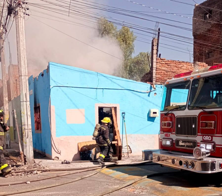 Sofocan incendio de vivienda en la colonia España - Noticias de Querétaro