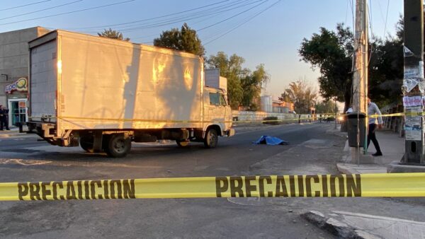 Camión atropella y mata a un adulto mayor - Noticias de Querétaro