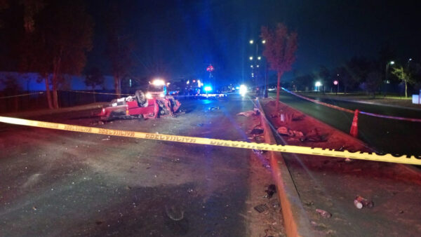 Dos muertos tras fuerte choque y volcadura (1)