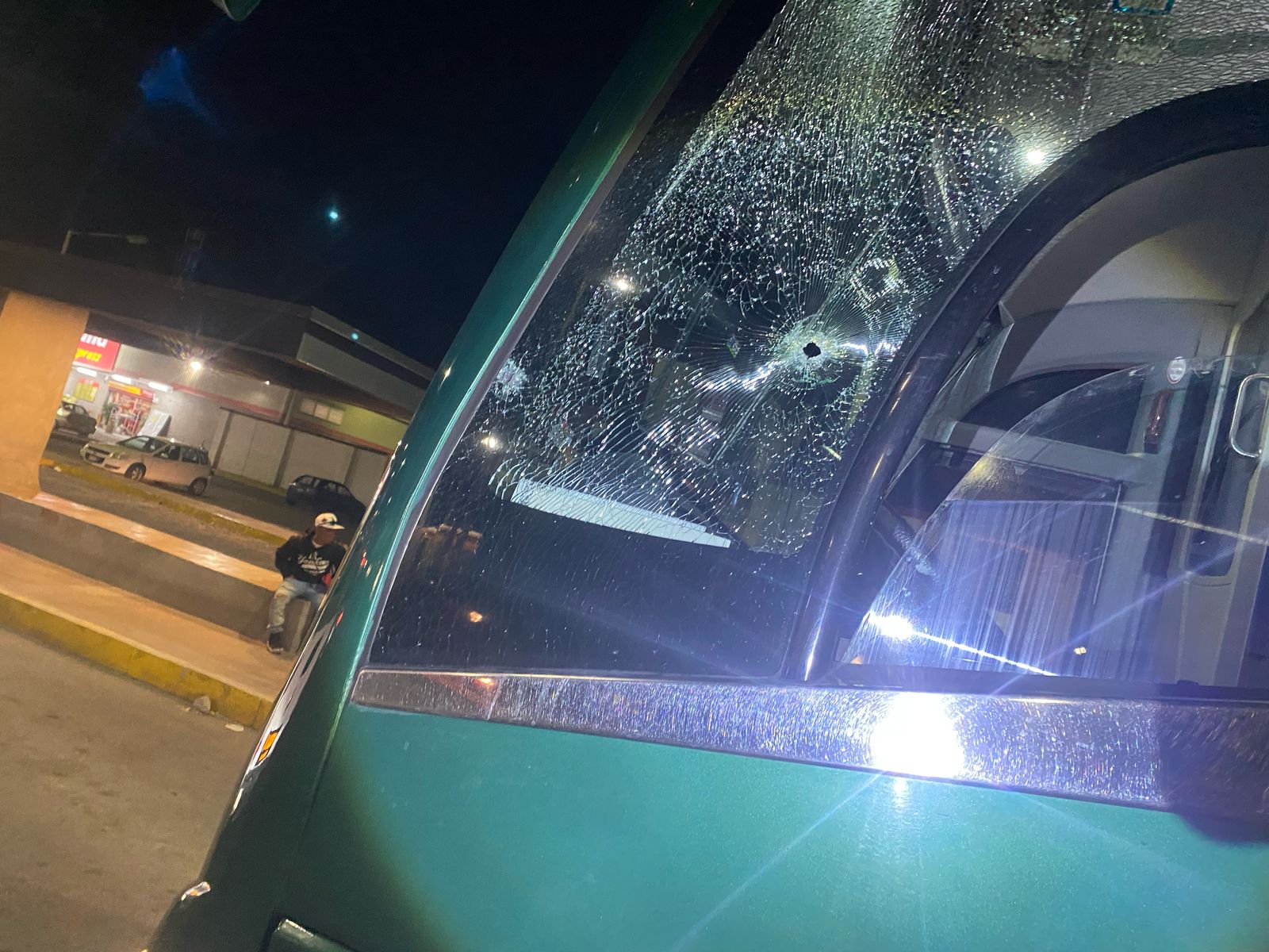 Detienen a sujetos que dispararon contra autobús en Tequisquiapan (3)