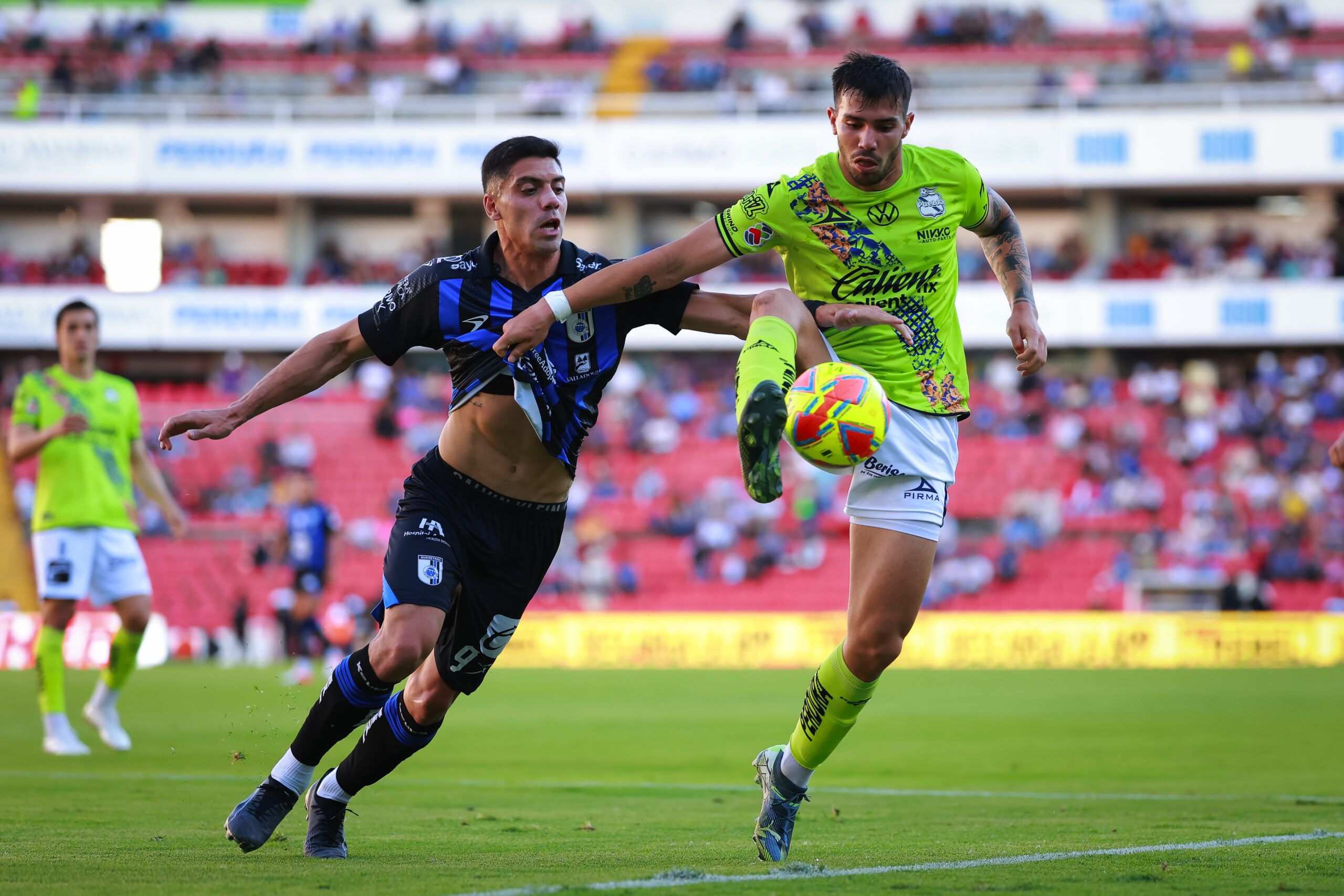 Gallos Blancos ganó a Puebla en medio de la convulsión de Emiliano Gómez del Puebla (2)