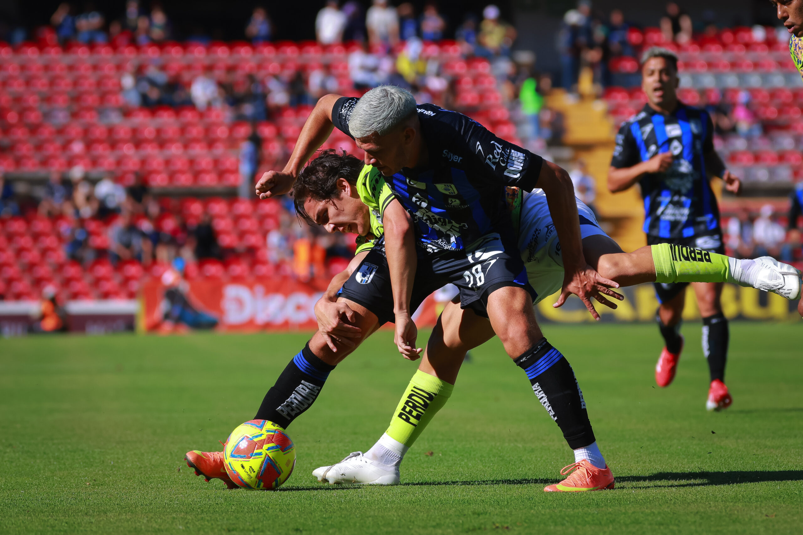 Gallos Blancos ganó a Puebla en medio de la convulsión de Emiliano Gómez del Puebla (5)