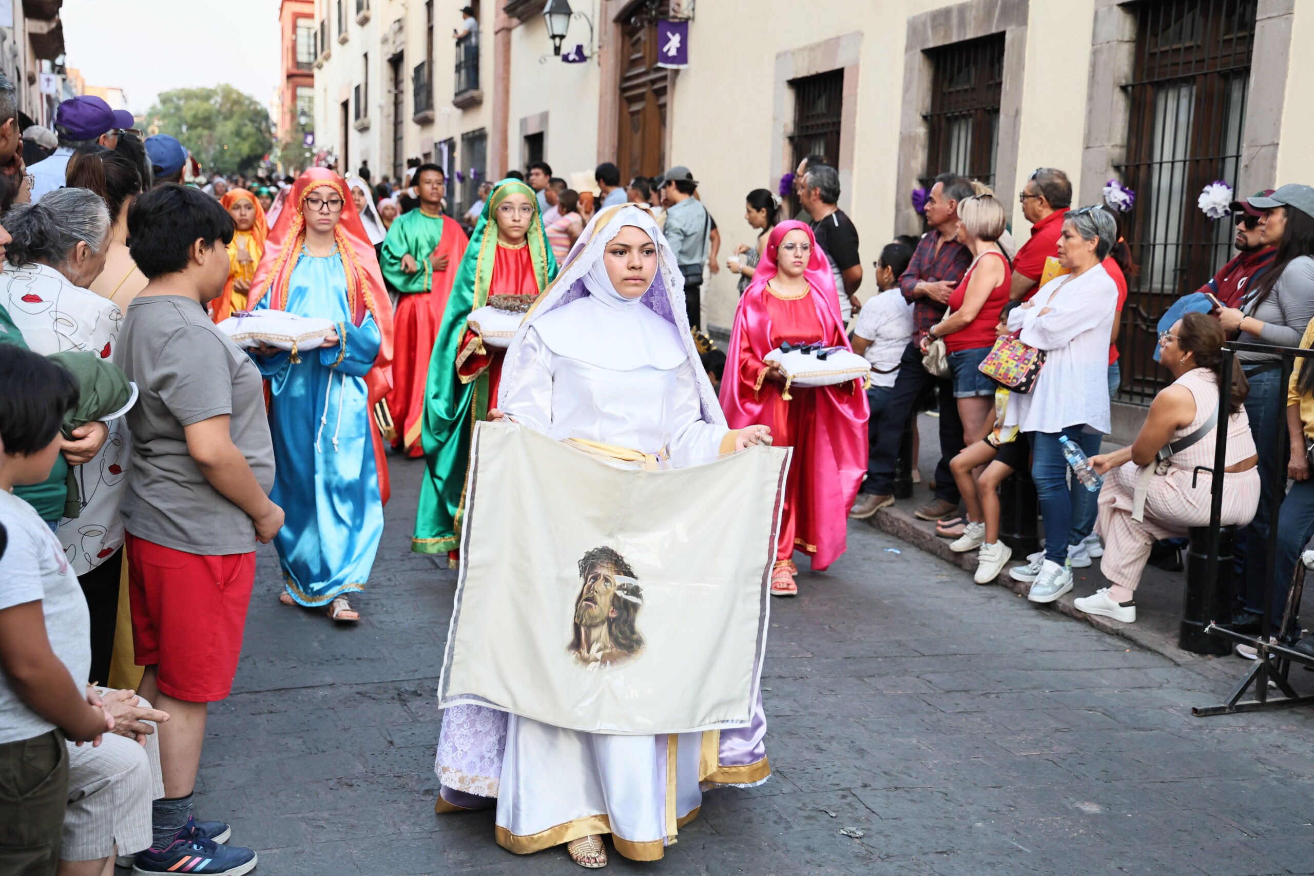 La cruz de cada día corazón de la Procesión del Silencio (2)