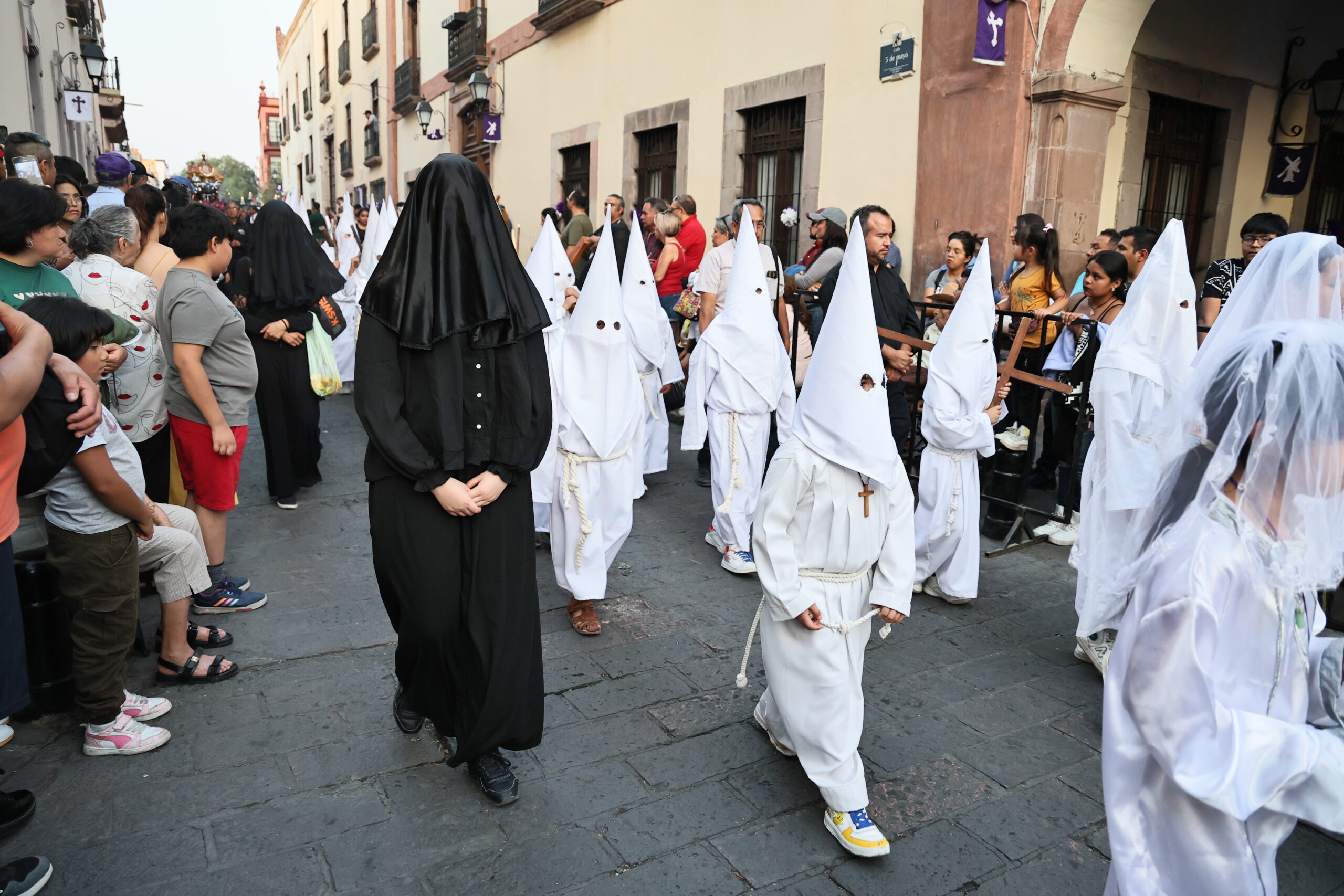 La cruz de cada día corazón de la Procesión del Silencio (3)
