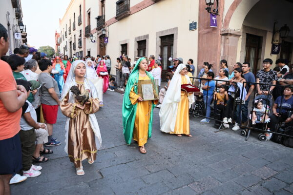 La cruz de cada día corazón de la Procesión del Silencio (4)