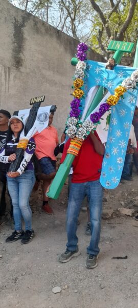 La Santa Cruz de la Peña de Bernal regresó a su sitial (3)