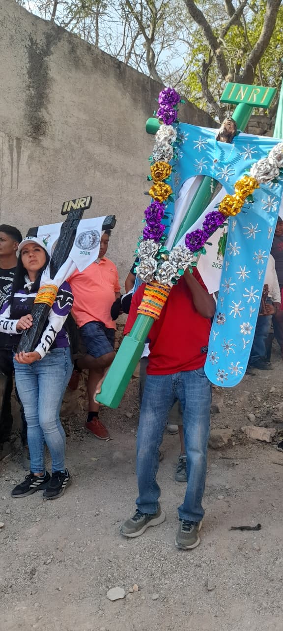 La Santa Cruz de la Peña de Bernal regresó a su sitial (3)
