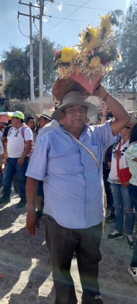 La Santa Cruz de la Peña de Bernal regresó a su sitial (6)