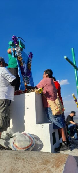 La Santa Cruz de la Peña de Bernal regresó a su sitial (7)