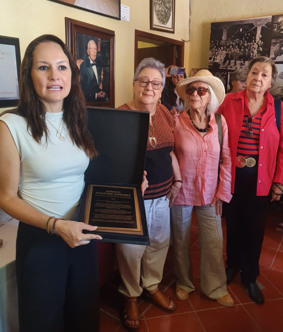Emotivo homenaje a Sergio Pfeiffer J. en el Museo Rosalío Solano de Bernal (3)