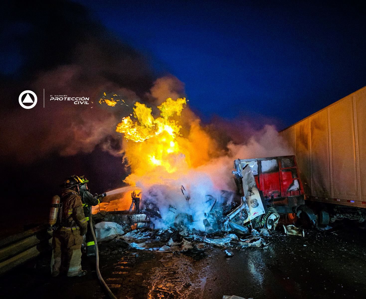 Tráiler se incendia en el libramiento Noreste - Noticias de Querétaro