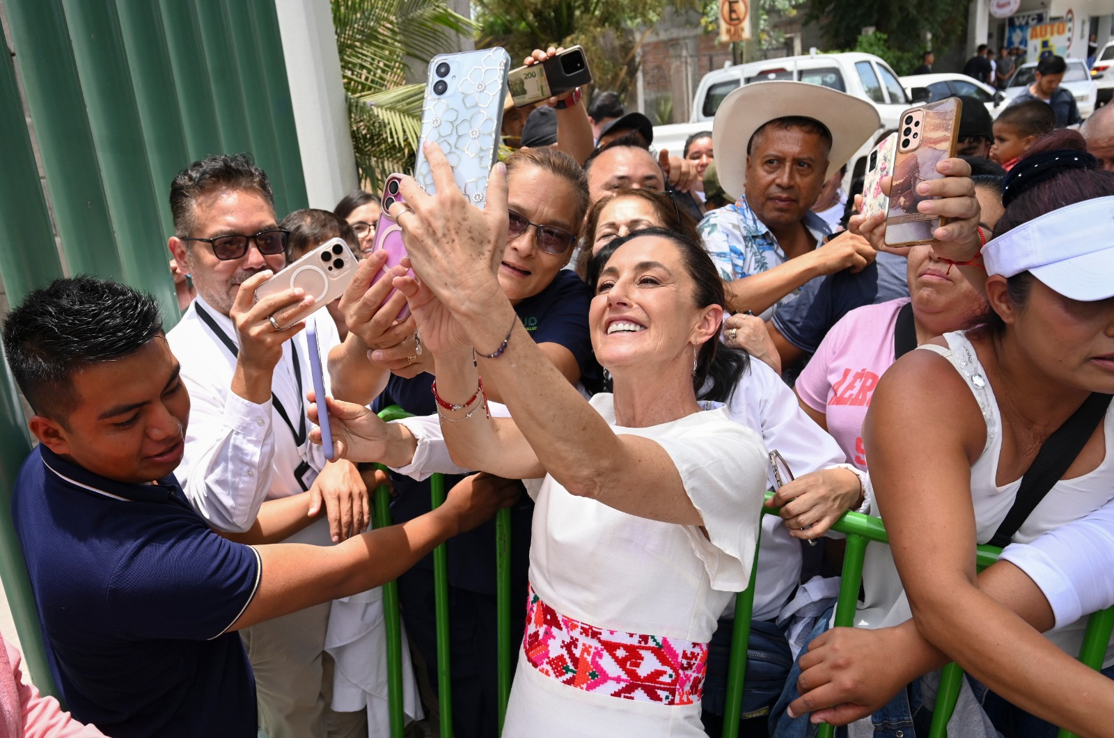 1f815e0a-b0e0-4096-b72c-13abe953652c