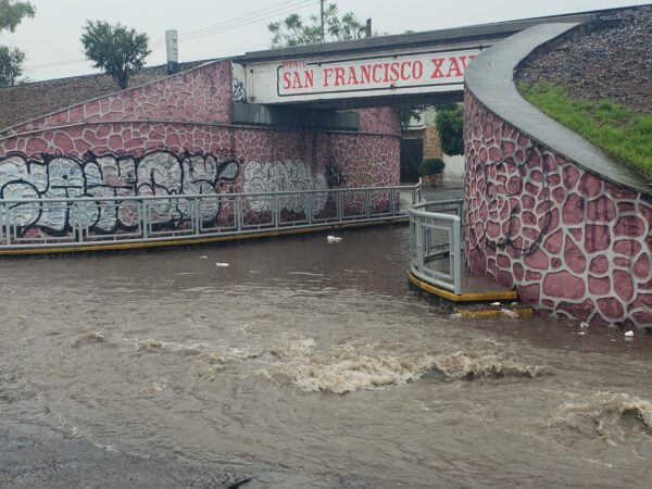 Siguen los aguaceros en San Juan del Río (3)