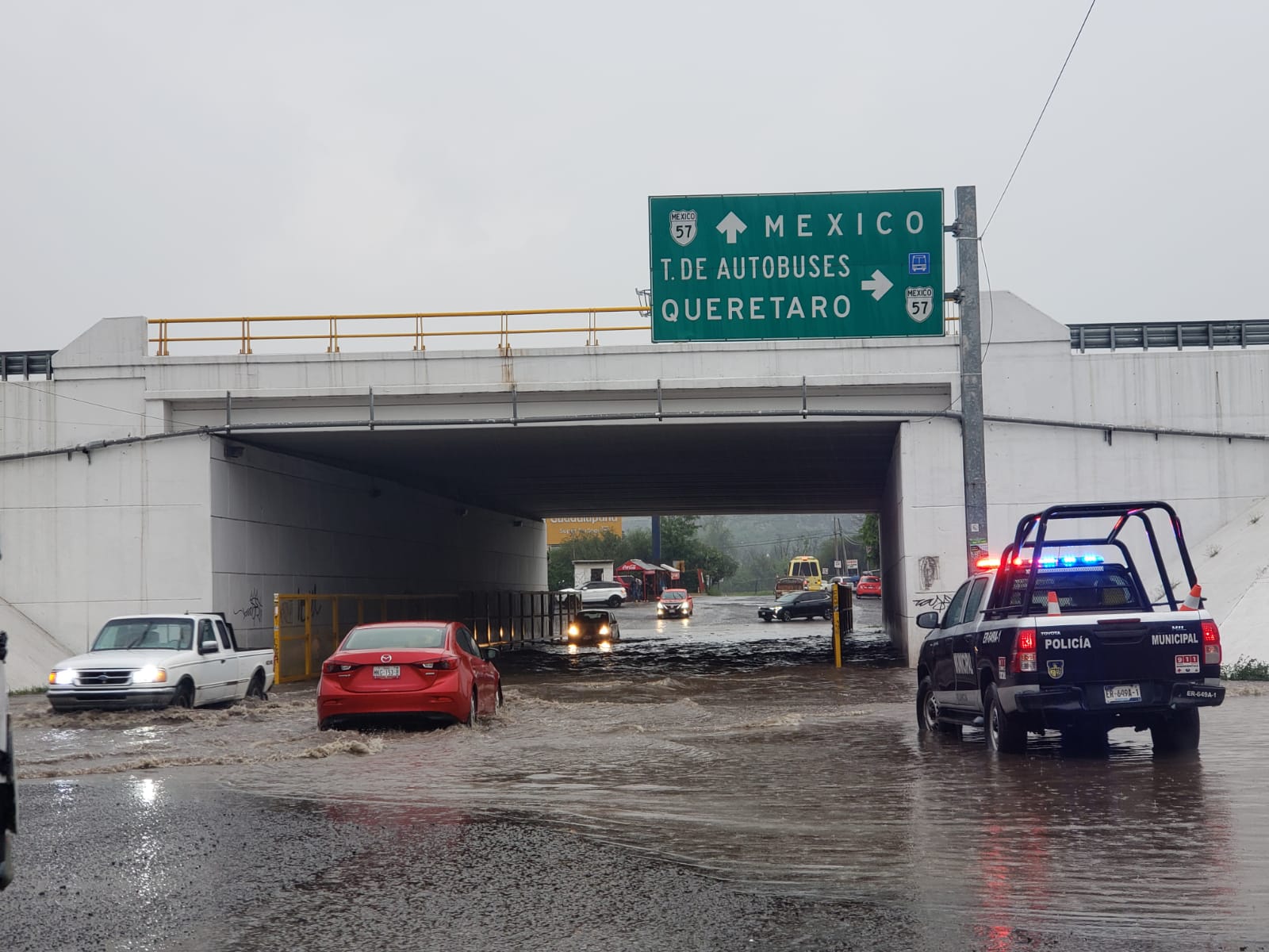 Siguen los aguaceros en San Juan del Río (5)