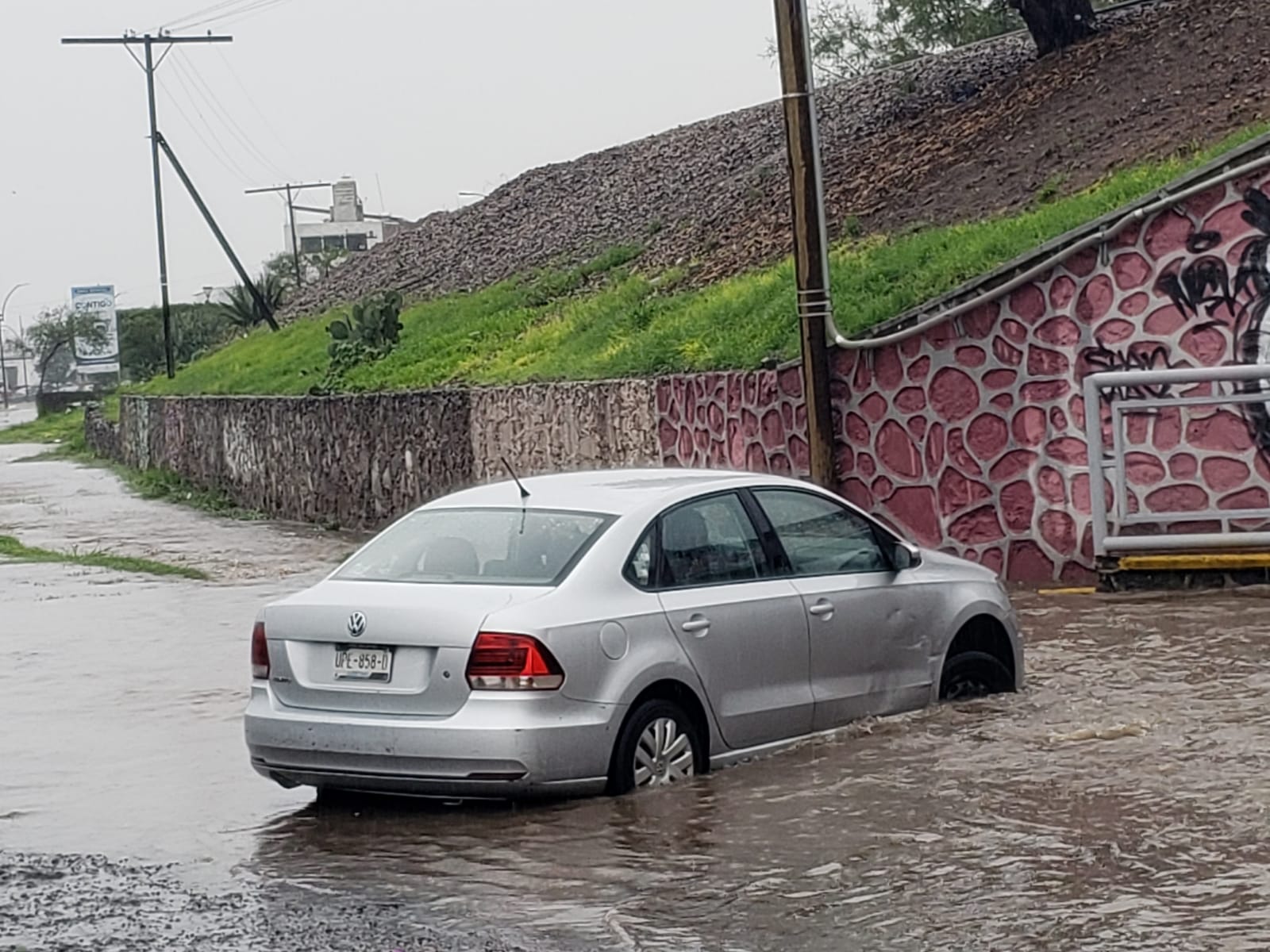 Siguen los aguaceros en San Juan del Río (2)