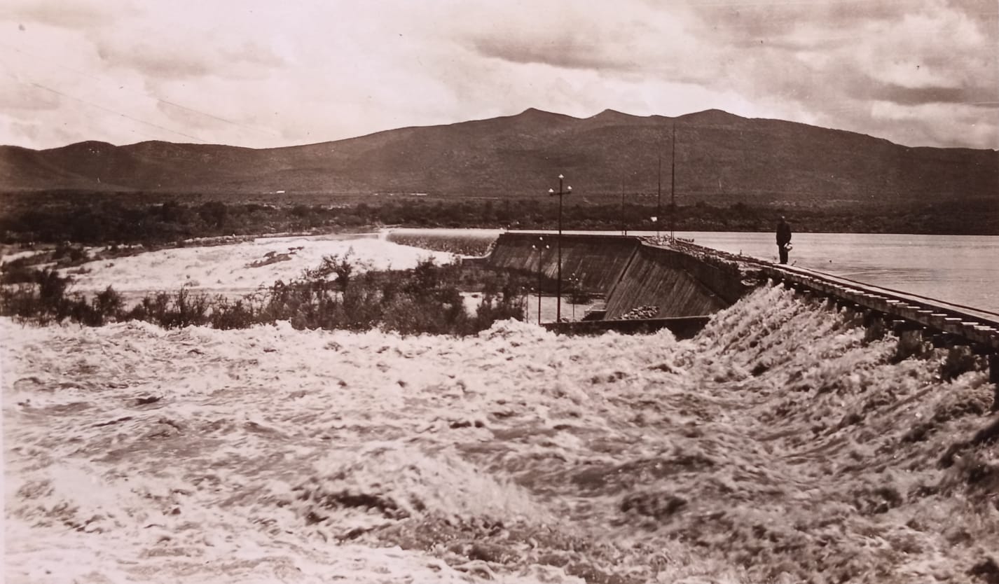 Presa Centenario. C.a. 1930