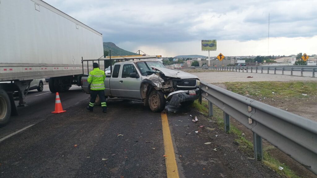 Choque por alcance en la 57 - Noticias de Querétaro