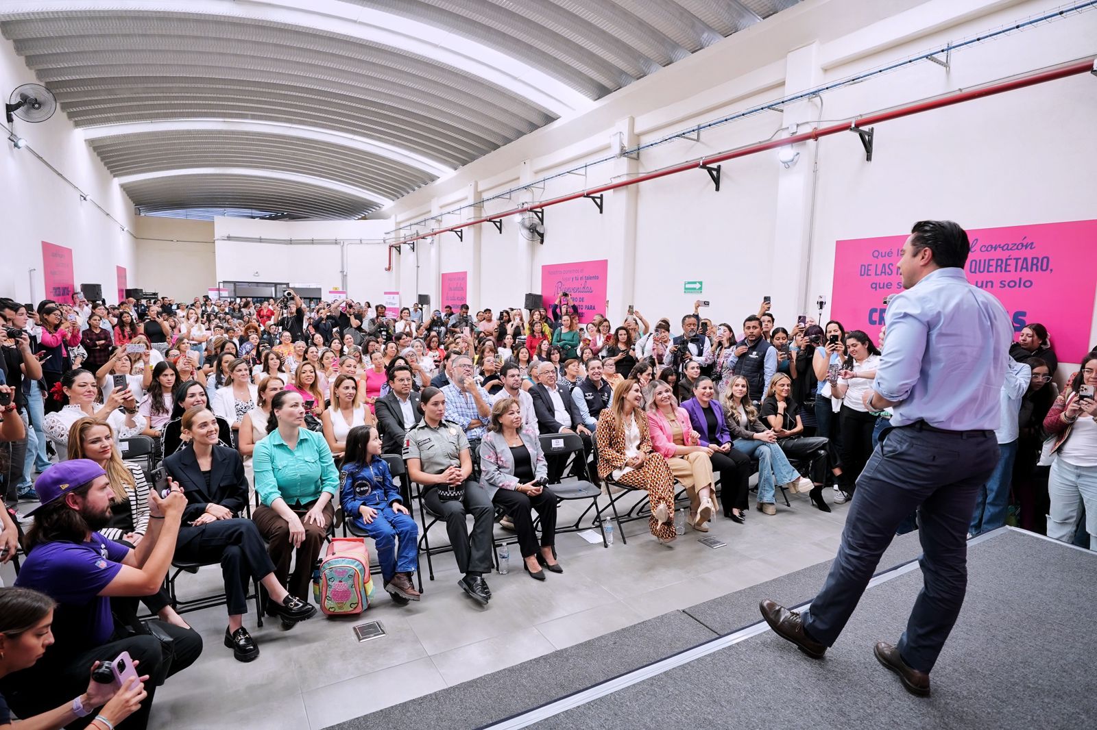 Inaugura Felifer Macías el Centro de Empoderamiento de la Mujer ...