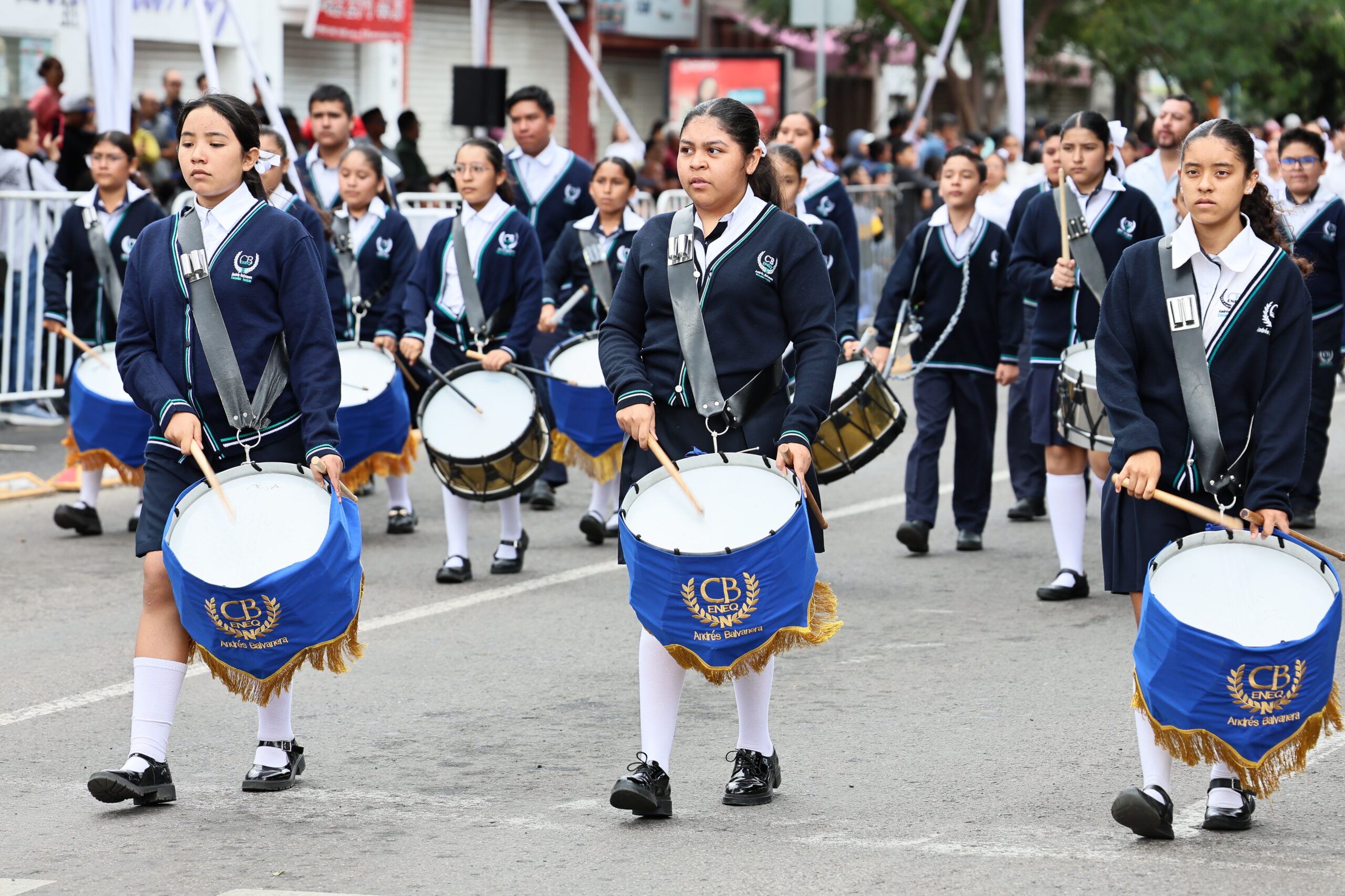 Más de 10 mil personas atestiguaron el desfile cívico militar por la Independencia de México (4)