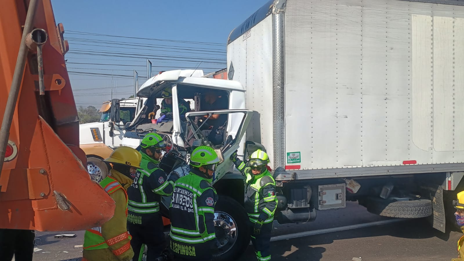 Operador de torton queda prensado tras choque en la 57 - Noticias de ...