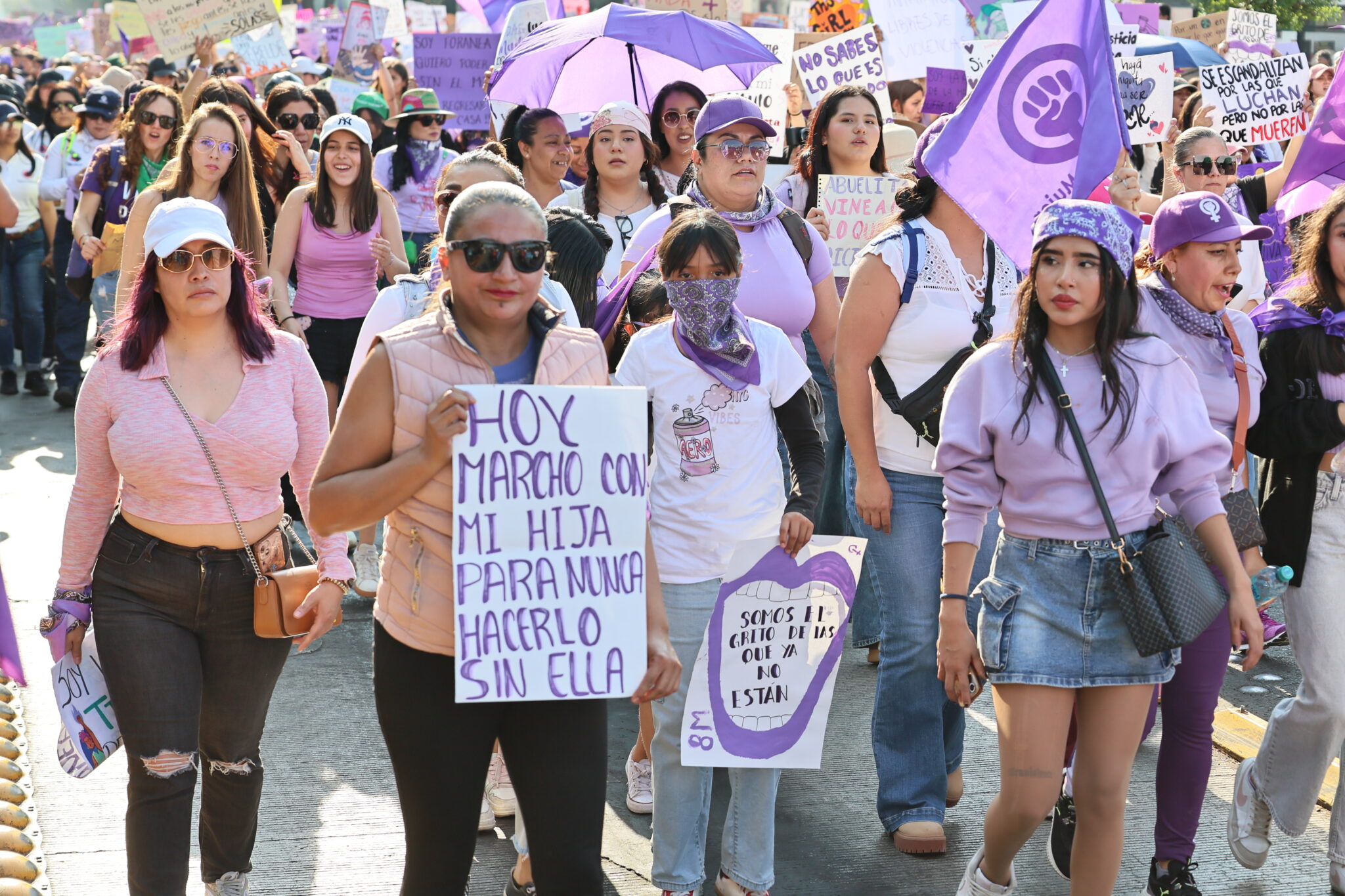 Miles de mujeres alzan la voz contra la violencia de género - Noticias ...