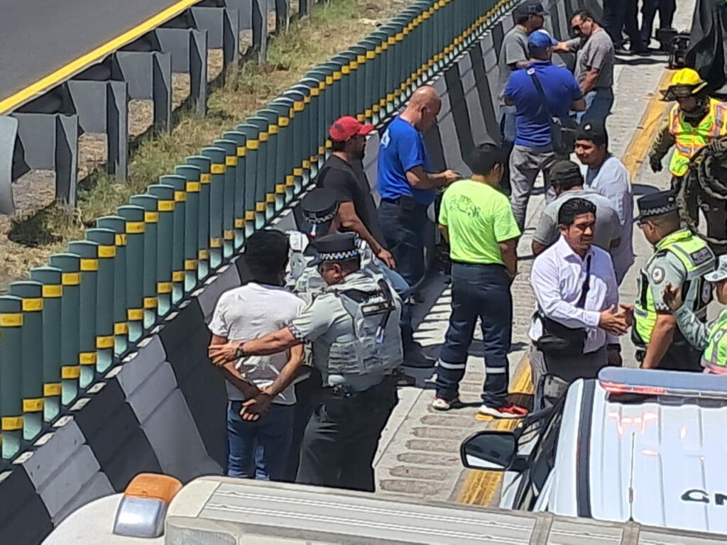 Trágico choque múltiple deja un muerto y 4 heridos en la 57 - Noticias ...