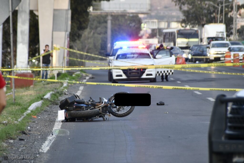Trailero atropella y mata a motociclista en la 57 - Noticias de Querétaro