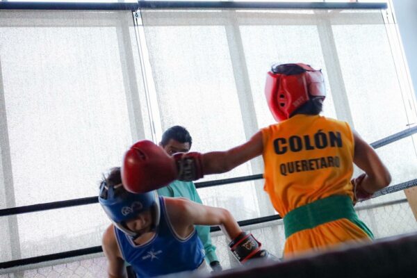 La Boxeadora Colonense, Mireya Martínez, Gana en el Torneo México vs Canadá (2)