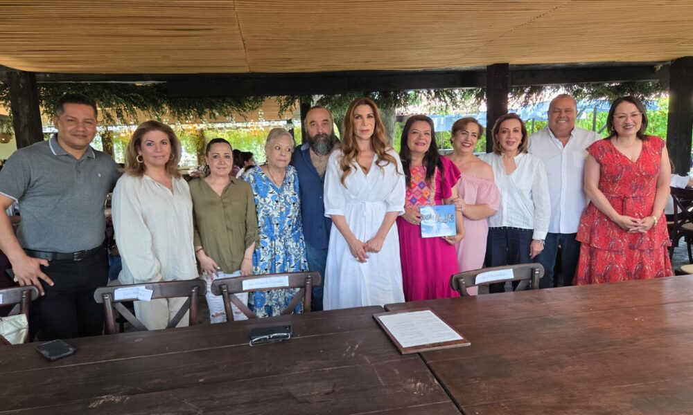 Song and an oil portrait of Don Rogelio Garfías were delivered