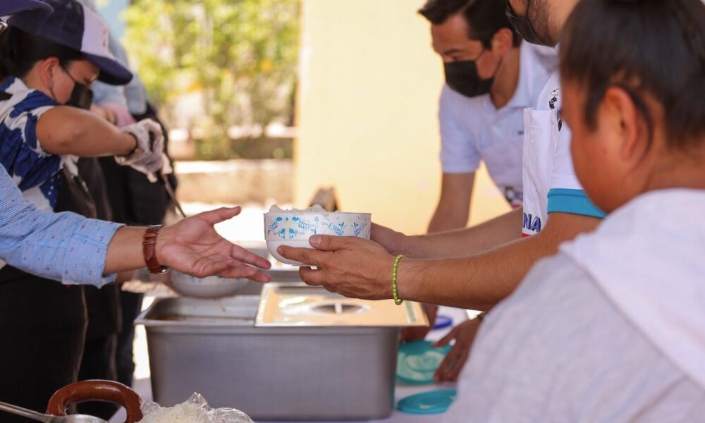 “Mobile Kitchen” brings free food to families in Purísima de La Cueva