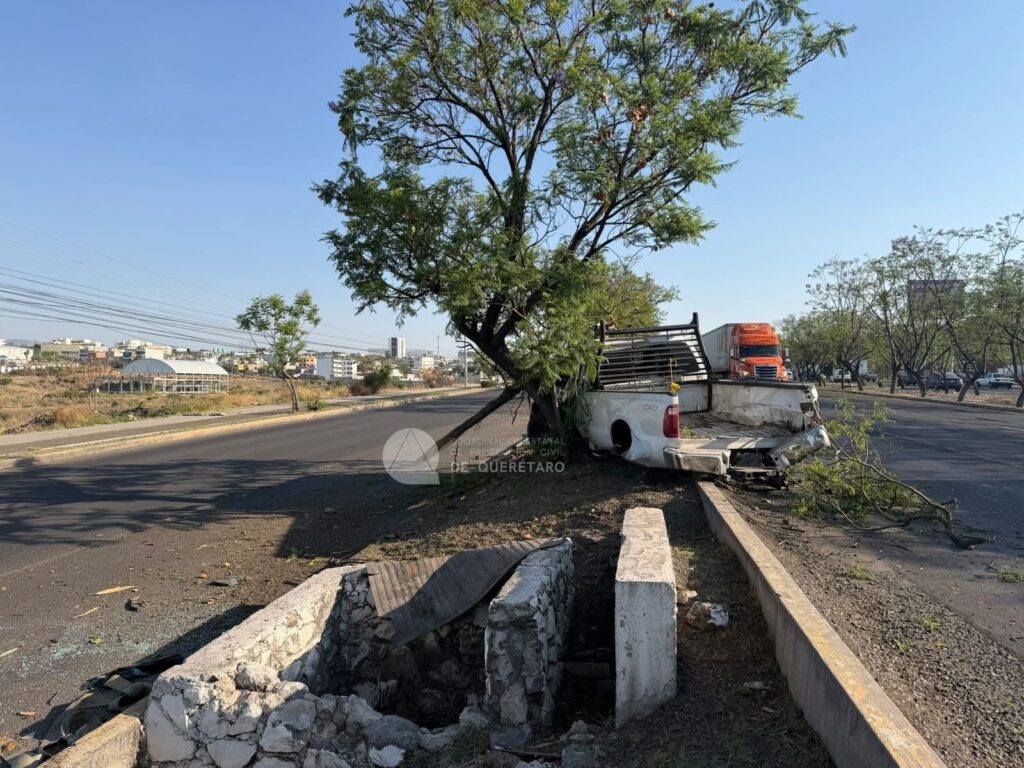Chocó camioneta contra un árbol en Paseo de la República - Noticias de ...