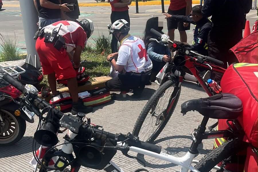 Automovilista se pasa alto y embiste a motociclista - Noticias de Querétaro